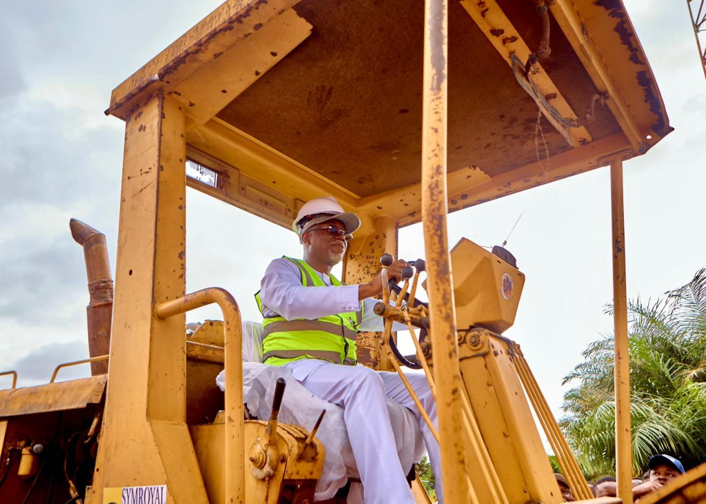 Construction of 3.5km Ebute Ipare-Oke Ipare Rural Road